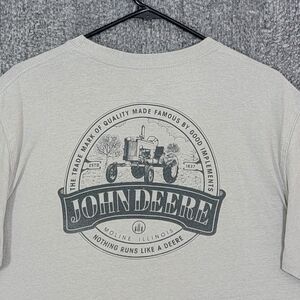 John Deere T-Shirt Mens L Gray Short Sleeve Nothing Runs Like a Deere Tractor